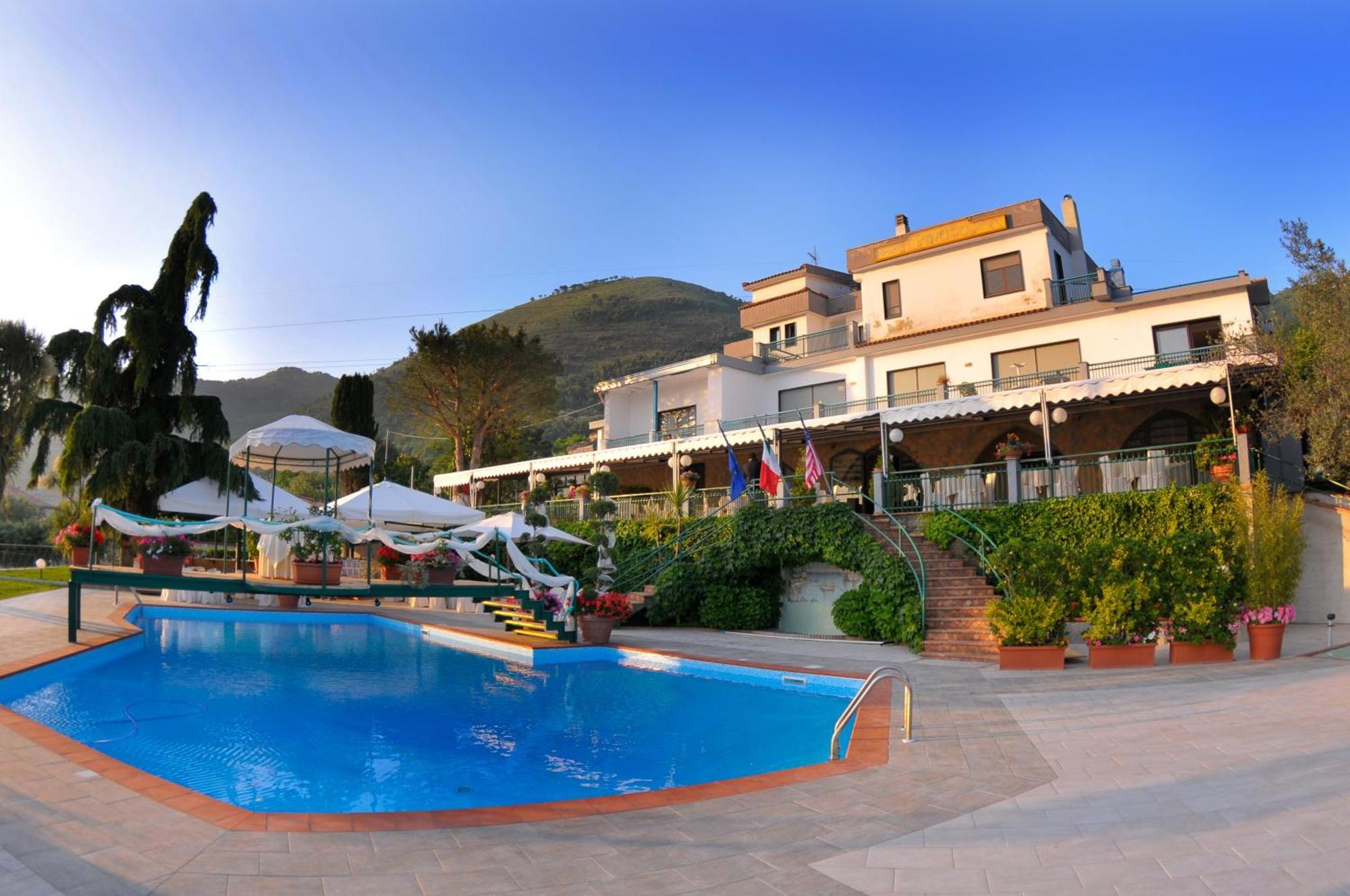 Hotel Diecimare Cava deʼ Tirreni Esterno foto