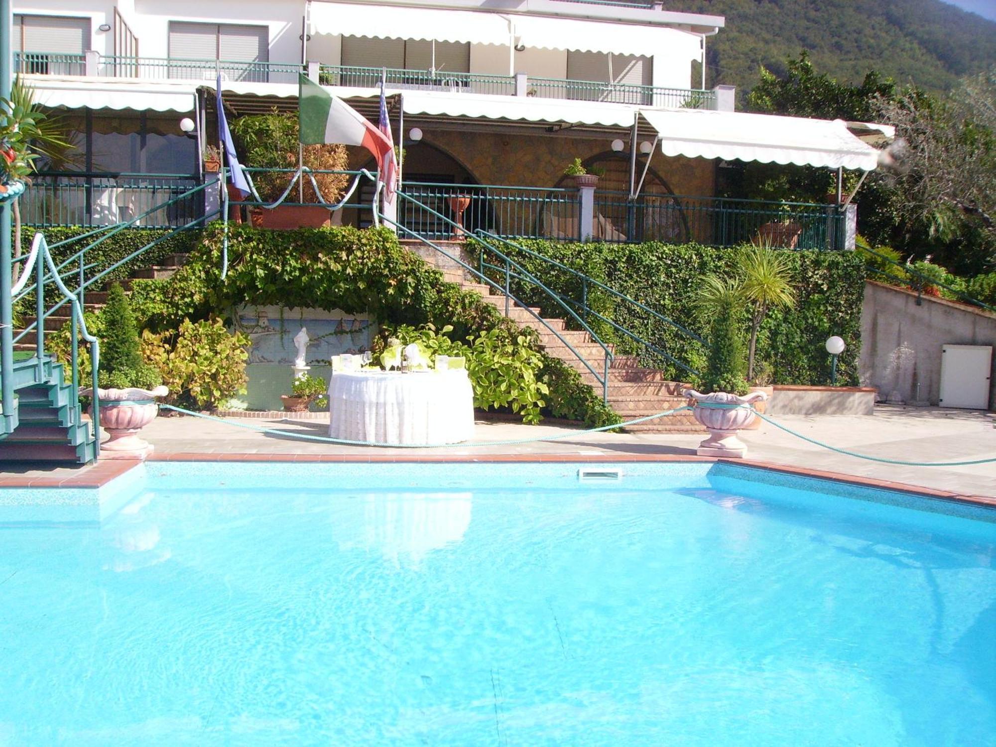Hotel Diecimare Cava deʼ Tirreni Esterno foto