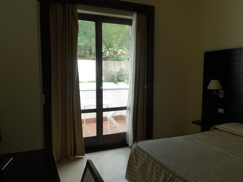 Hotel Diecimare Cava deʼ Tirreni Esterno foto