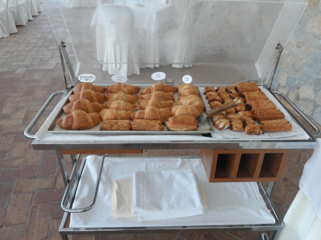 Hotel Diecimare Cava deʼ Tirreni Esterno foto
