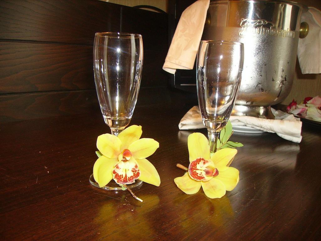 Hotel Diecimare Cava deʼ Tirreni Esterno foto