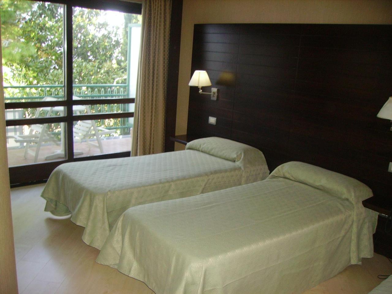 Hotel Diecimare Cava deʼ Tirreni Esterno foto