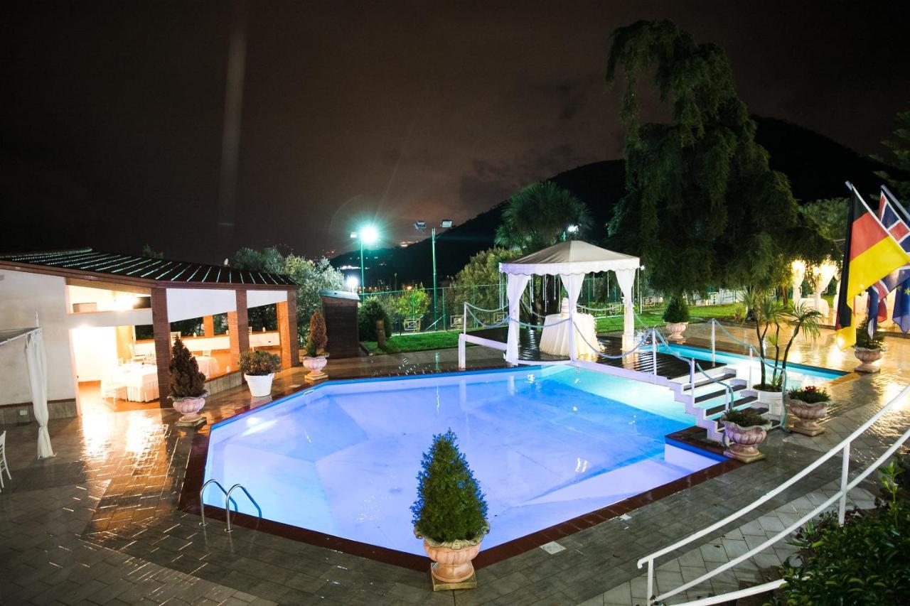Hotel Diecimare Cava deʼ Tirreni Esterno foto